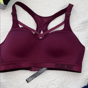 Victoria sport bra